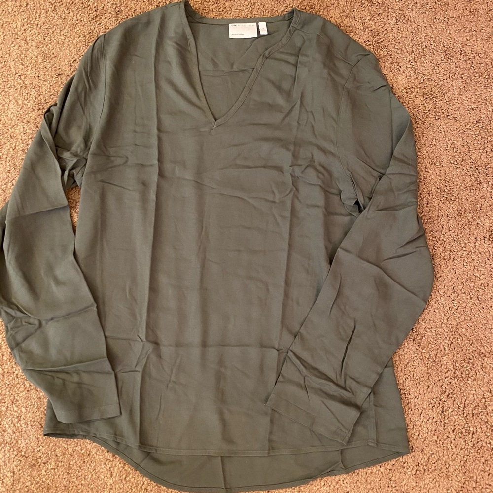 Asos Design V-Neck long sleeve shirt